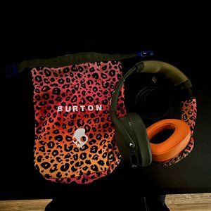 Skullcandy Crusher Evo with Leopard Print Pouch
